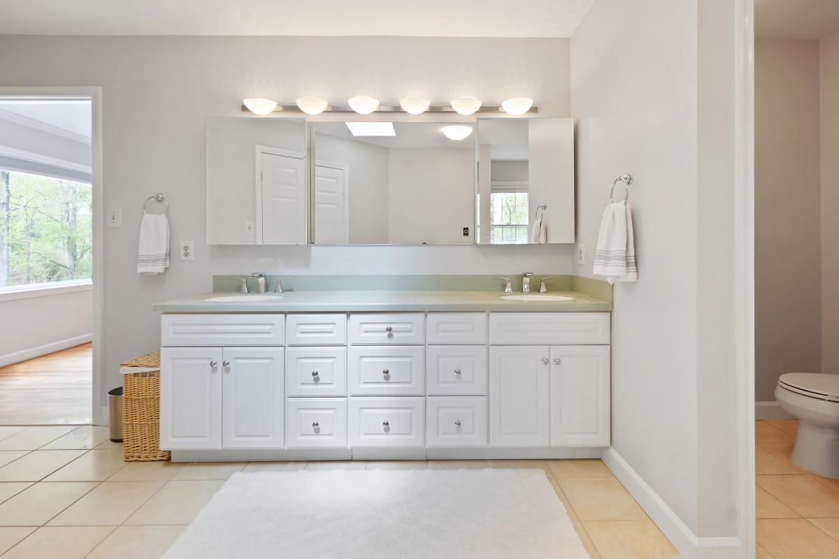 9704 Kendale Road Potomac, MD 20854 - Photo 26 of 70 Double vanity in primary bath
