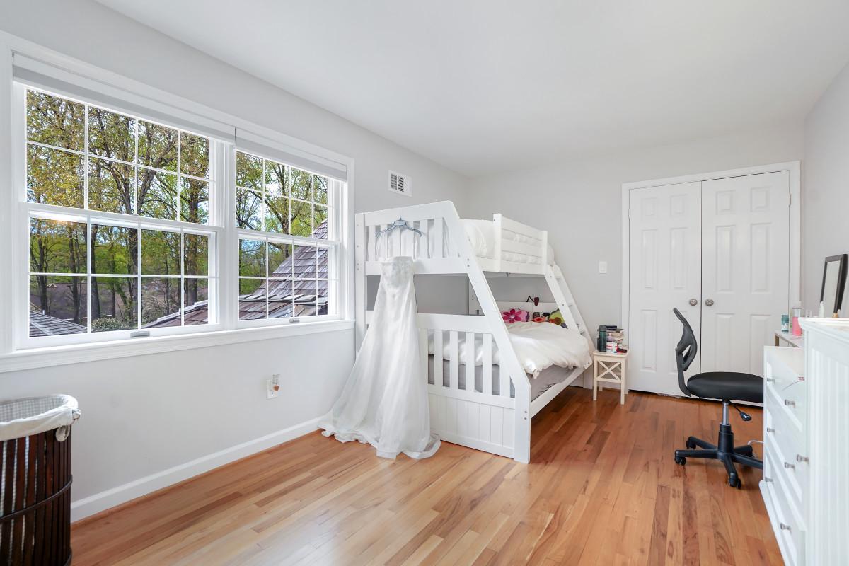 9704 Kendale Road Potomac, MD 20854 - Photo 29 of 70 Upper Level Bedroom #2