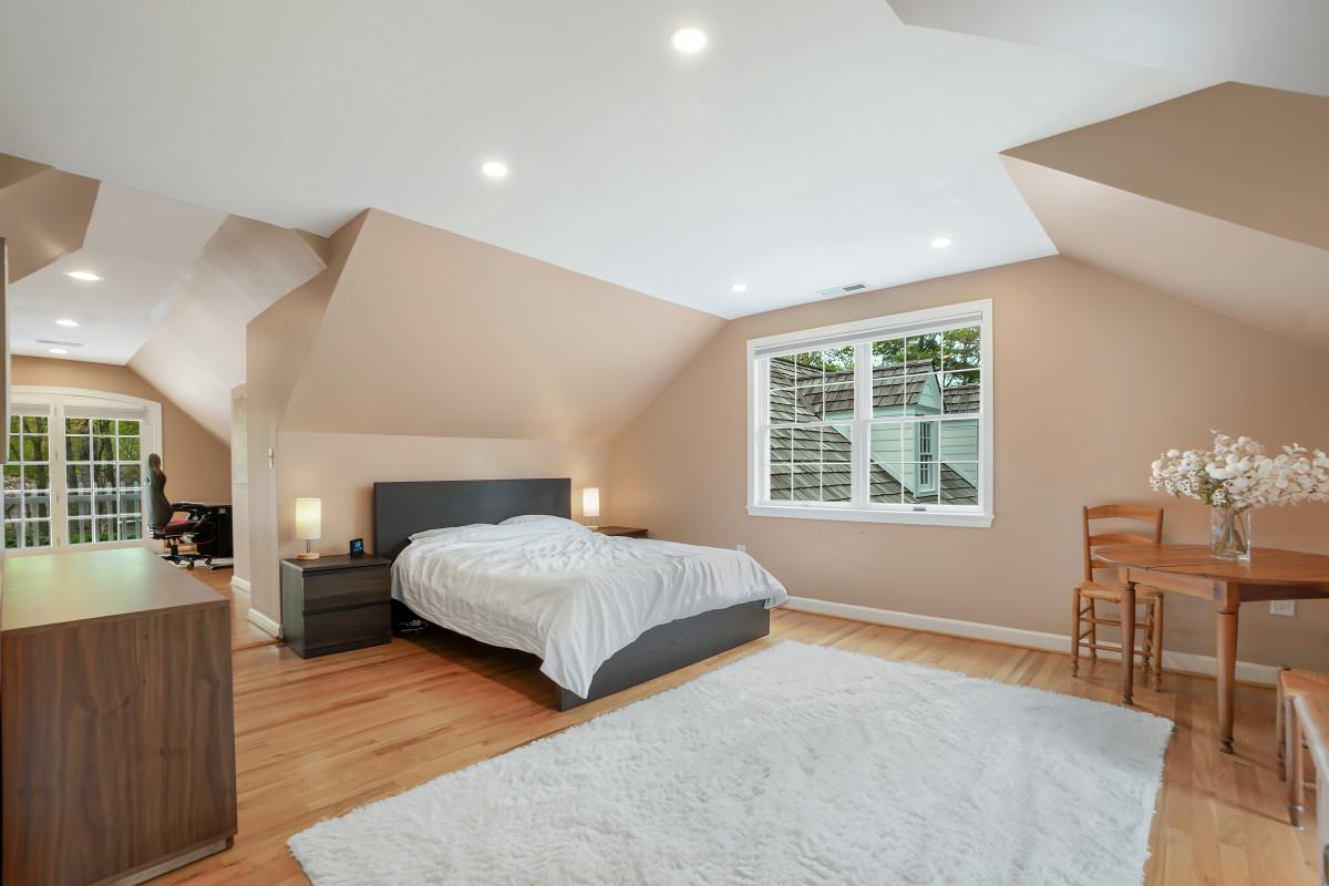 9704 Kendale Road Potomac, MD 20854 - Photo 31 of 70 Upper Level Bedroom #3