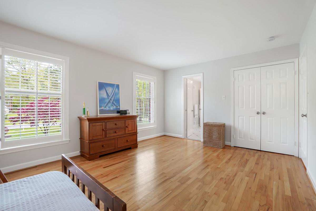 9704 Kendale Road Potomac, MD 20854 - Photo 35 of 70 Upper Level Bedroom #4