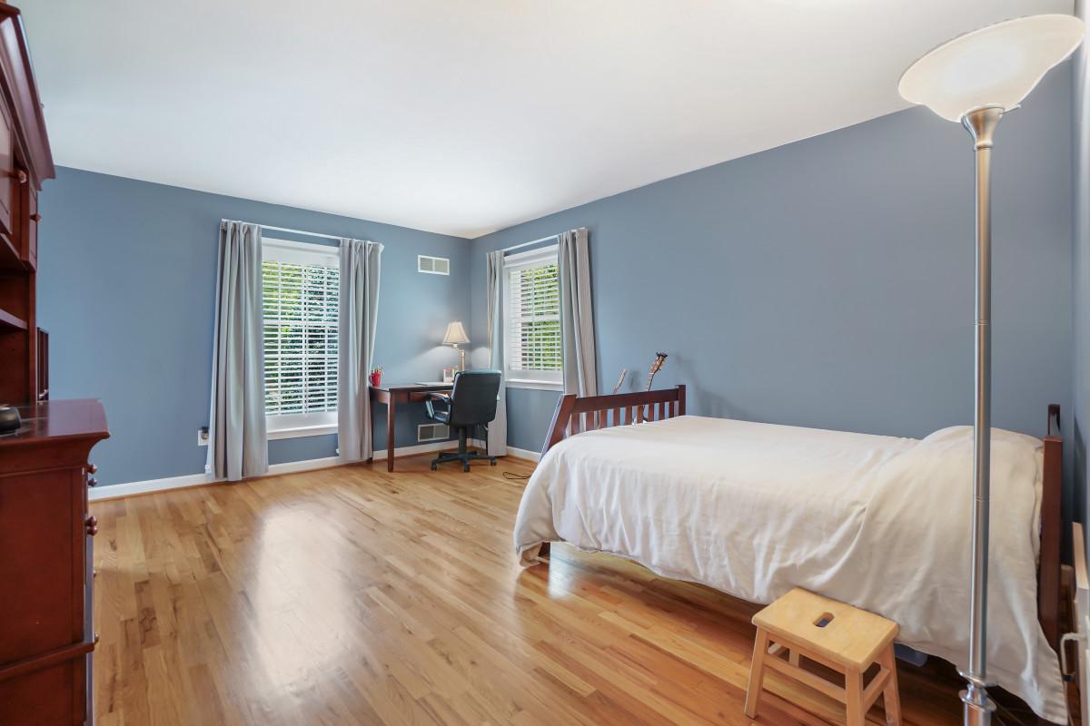 9704 Kendale Road Potomac, MD 20854 - Photo 39 of 70