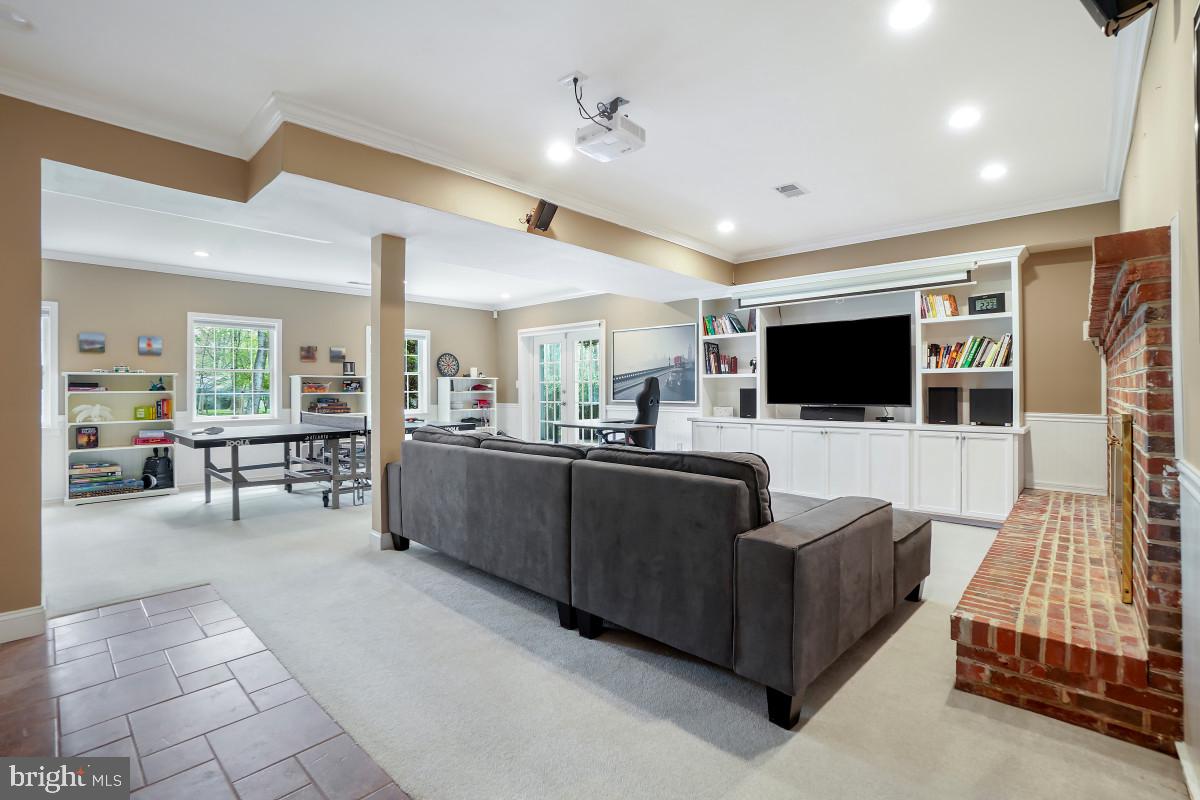 9704 Kendale Road Potomac, MD 20854 - Photo 44 of 70 Spacious, modern living area retreat.