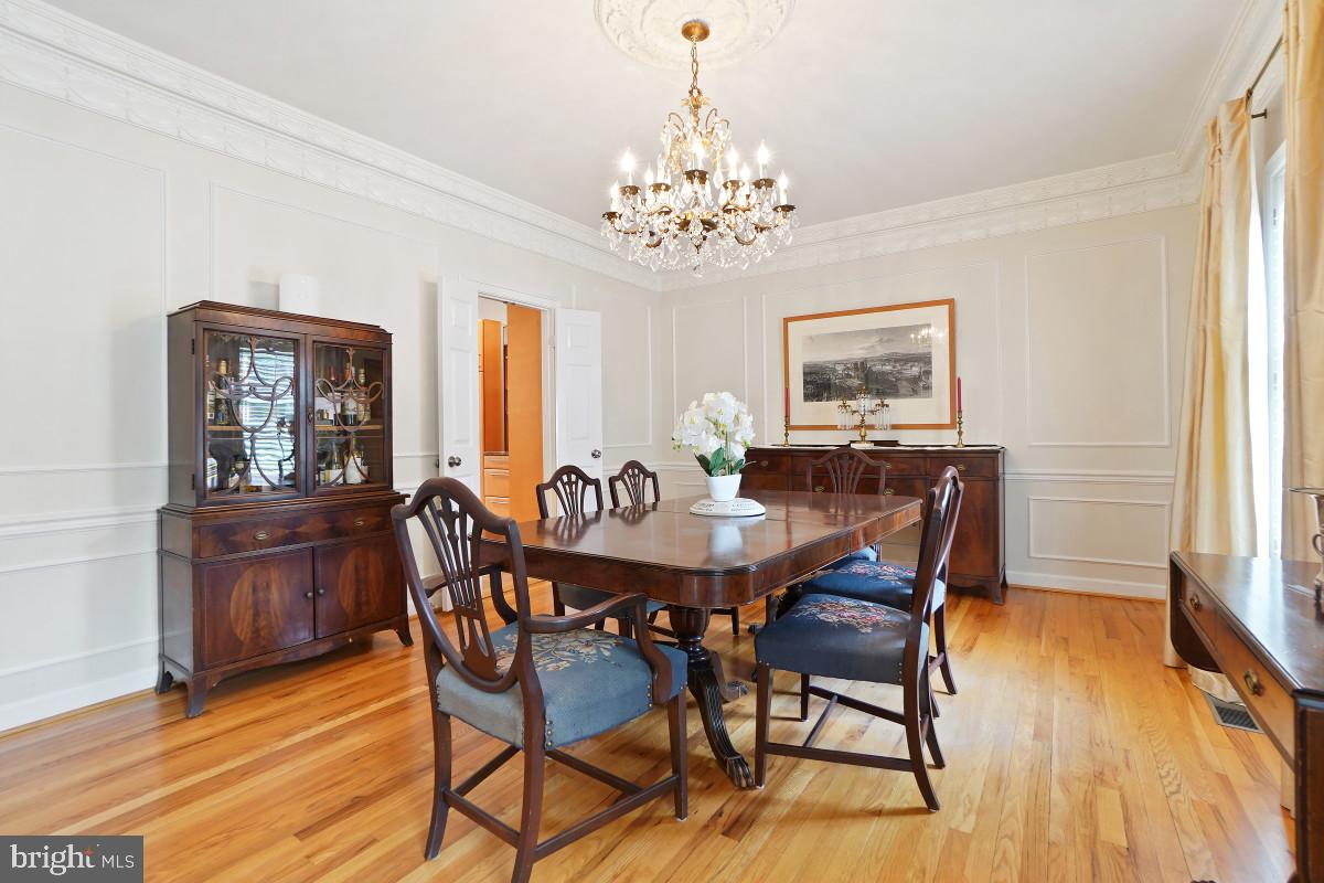 9704 Kendale Road Potomac, MD 20854 - Photo 9 of 70