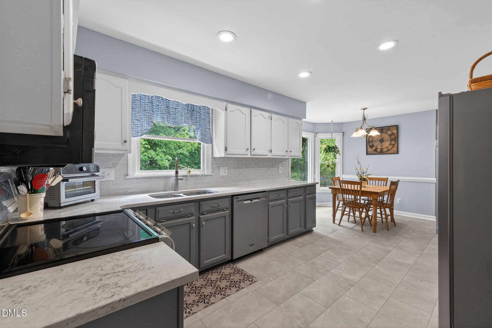 1104 Fallen Oak Drive Apex, NC 27502 - Photo 5 of 26 Eat In Kitchen