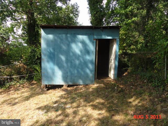 5400 Decatur Street Hyattsville, MD 20781 - Photo 16 of 21 Exterior (Rear)