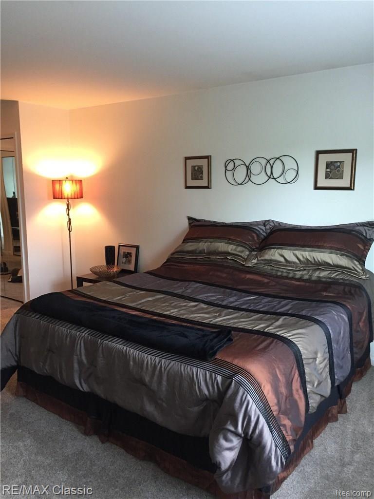 29652 Middlebelt Road, Unit 2402 Farmington, MI 48334 - Photo 15 of 26 ROOM FOR KING BEDS AND LARGER