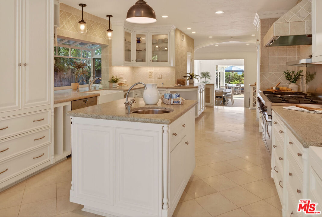 31202 Broad Beach Road Malibu, CA 90265 - Photo 13 of 38