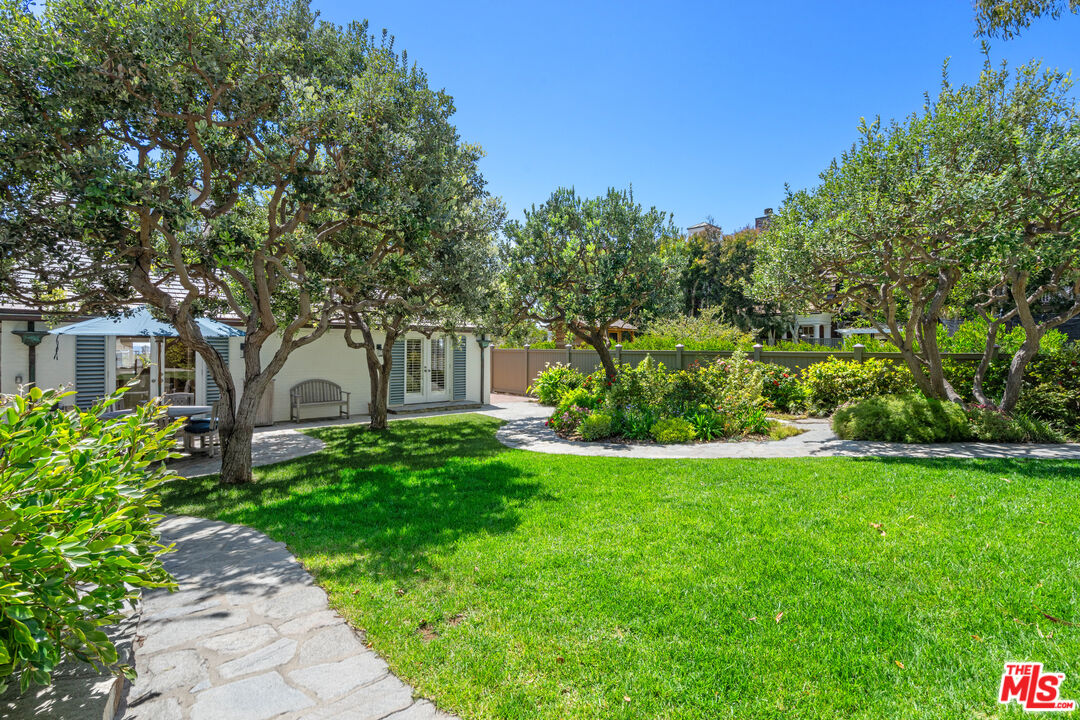 31202 Broad Beach Road Malibu, CA 90265 - Photo 3 of 38