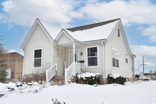 $219,900 | 560 West Chestnut Street, Port Washington, WI 53074