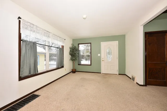 $219,900 | 560 West Chestnut Street, Port Washington, WI 53074