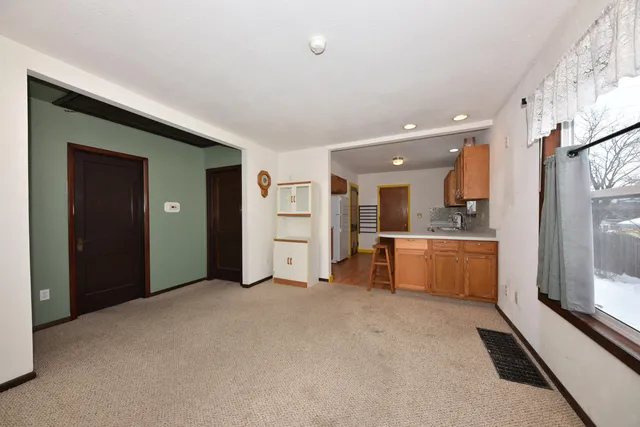 $219,900 | 560 West Chestnut Street, Port Washington, WI 53074