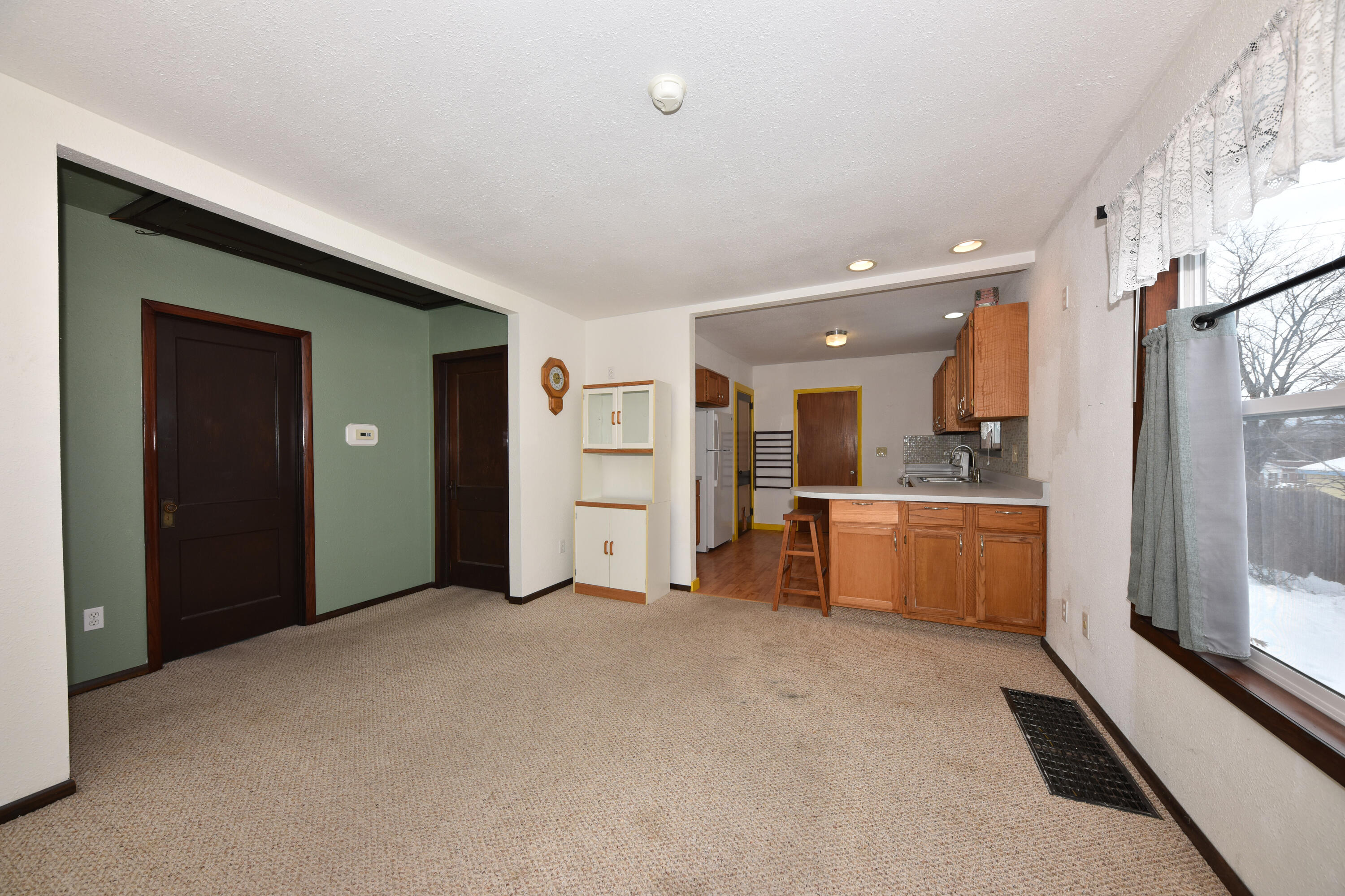 560 West Chestnut Street Port Washington, WI 53074 - Photo 8 of 24 EUP_2013