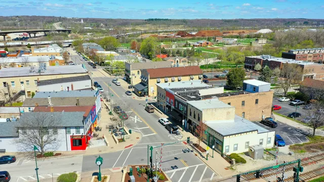 $1,650 | 512 Porter Street, Unit B, Lemont, IL 60439