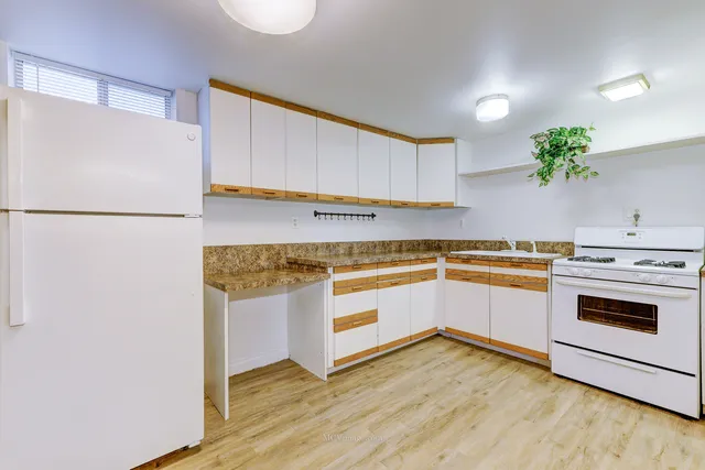 $1,650 | 512 Porter Street, Unit B, Lemont, IL 60439