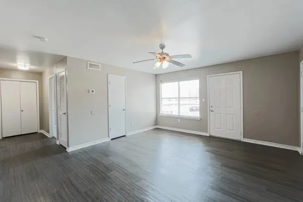 $1,060 | 11111 West Montgomery Road, Unit 715, Houston, TX 77088