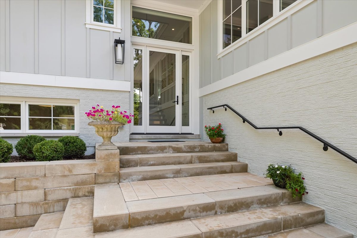 1765 Shore Acres Road Lake Bluff, IL 60044 - Photo 2 of 51 Gallery Image 2