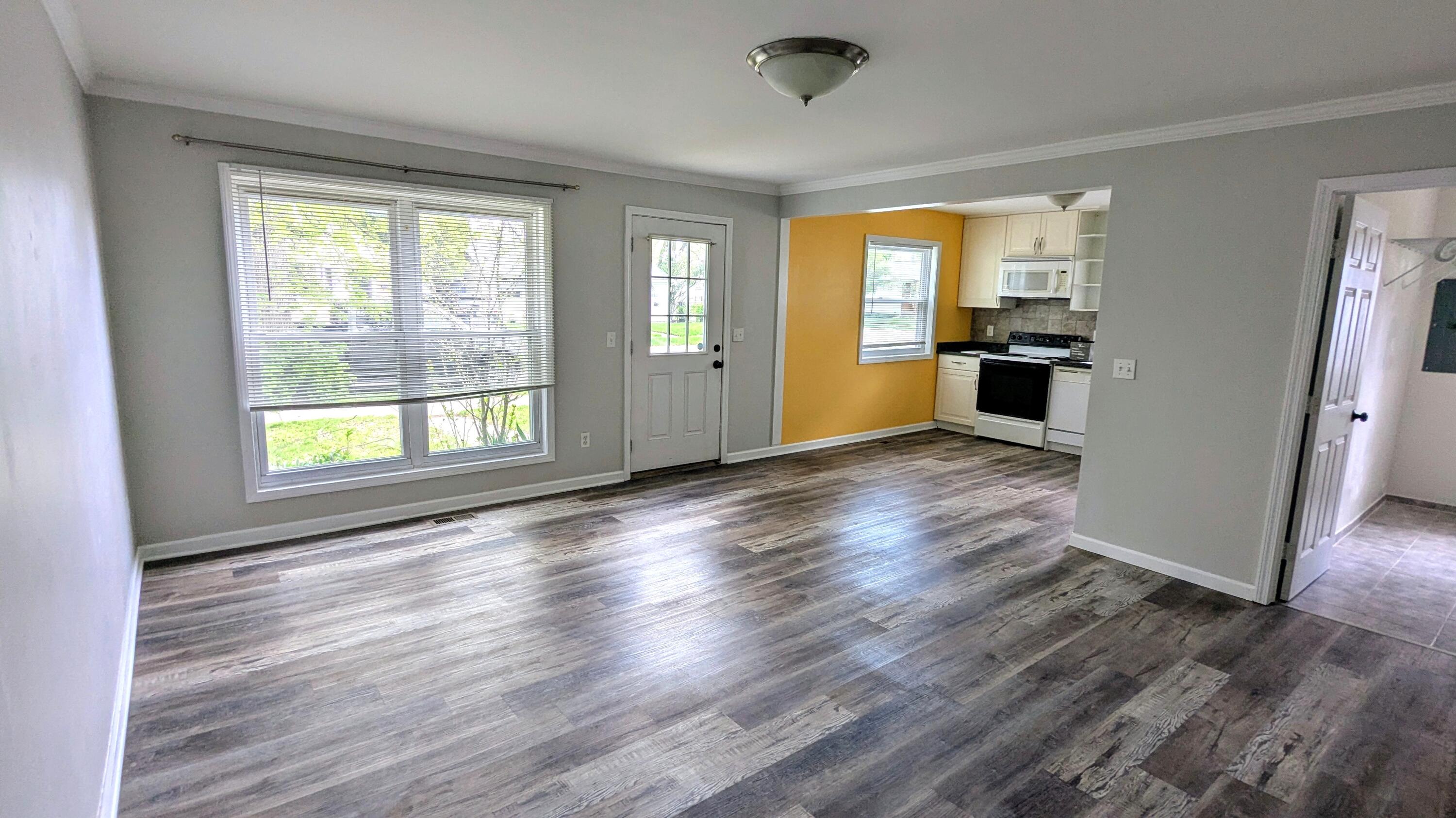 2017 Martin Road Ferndale, MI 48220 - Photo 3 of 23 Living Room