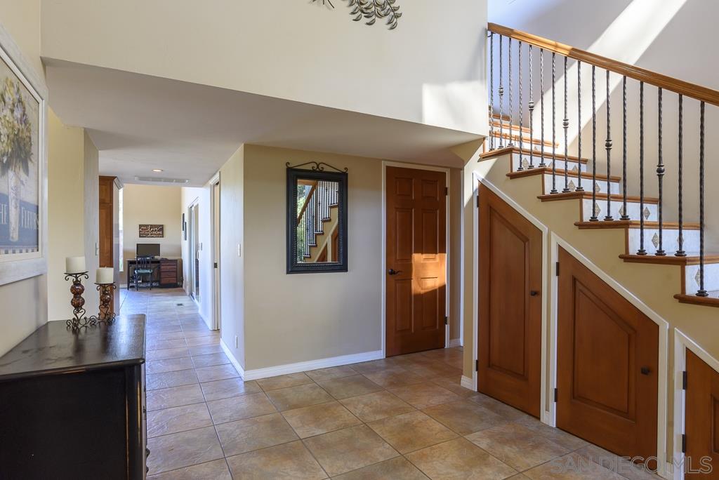 13392 Fallen Leaf Road Poway, CA 92064 - Photo 5 of 25