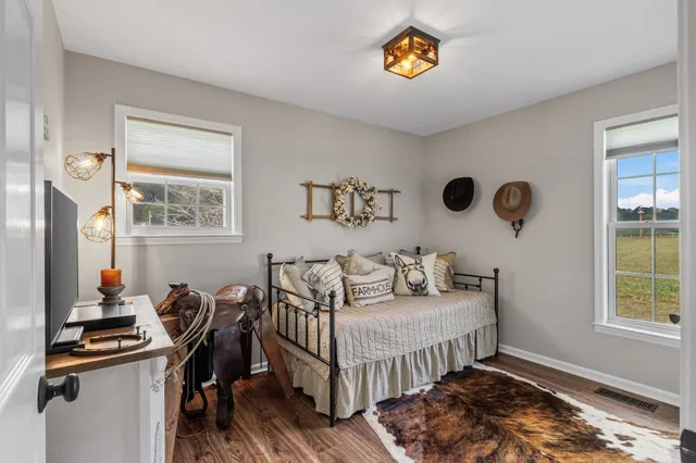 $385,000 | 15431 Columbia Highway, Lynnville, TN 38472