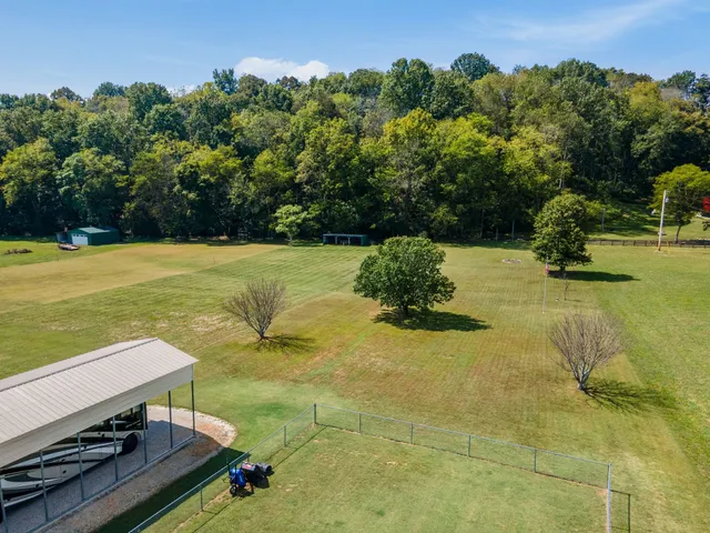 $385,000 | 15431 Columbia Highway, Lynnville, TN 38472