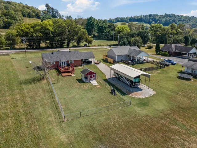 $385,000 | 15431 Columbia Highway, Lynnville, TN 38472