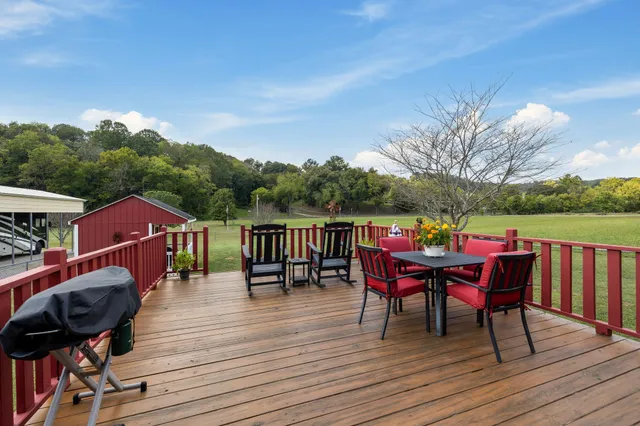 $385,000 | 15431 Columbia Highway, Lynnville, TN 38472
