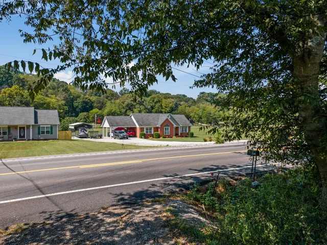 $385,000 | 15431 Columbia Highway, Lynnville, TN 38472