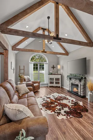 $385,000 | 15431 Columbia Highway, Lynnville, TN 38472