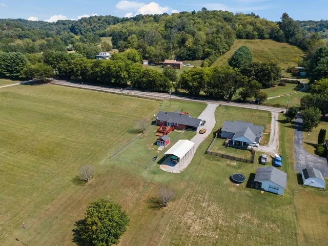 $385,000 | 15431 Columbia Highway, Lynnville, TN 38472