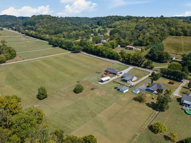 $385,000 | 15431 Columbia Highway, Lynnville, TN 38472