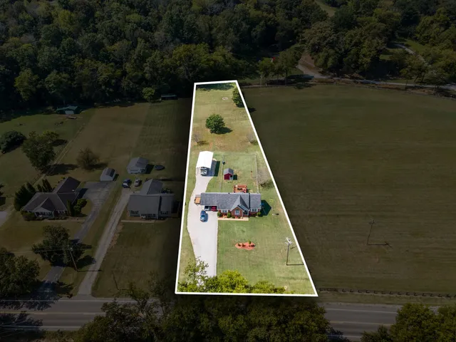 $385,000 | 15431 Columbia Highway, Lynnville, TN 38472