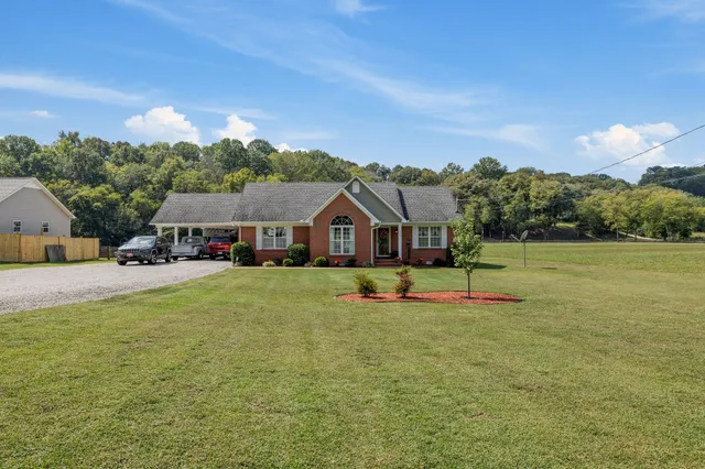 $385,000 | 15431 Columbia Highway, Lynnville, TN 38472