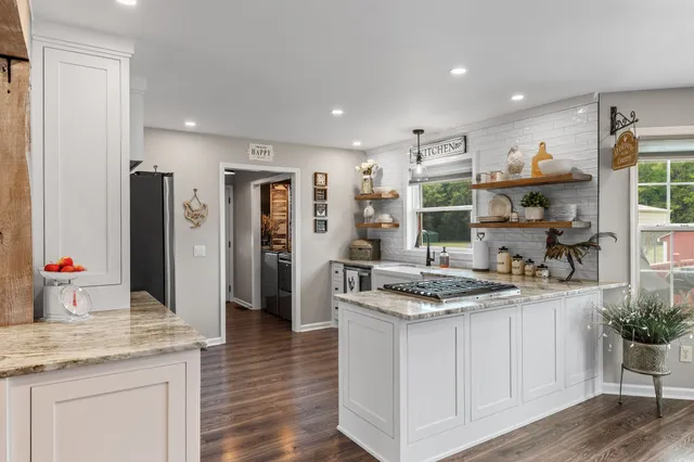 $385,000 | 15431 Columbia Highway, Lynnville, TN 38472