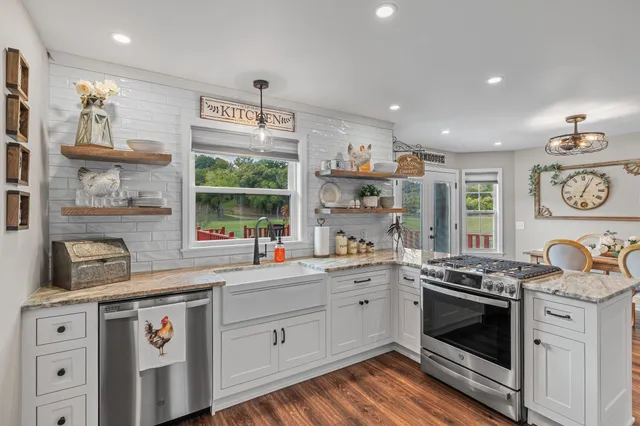 $385,000 | 15431 Columbia Highway, Lynnville, TN 38472