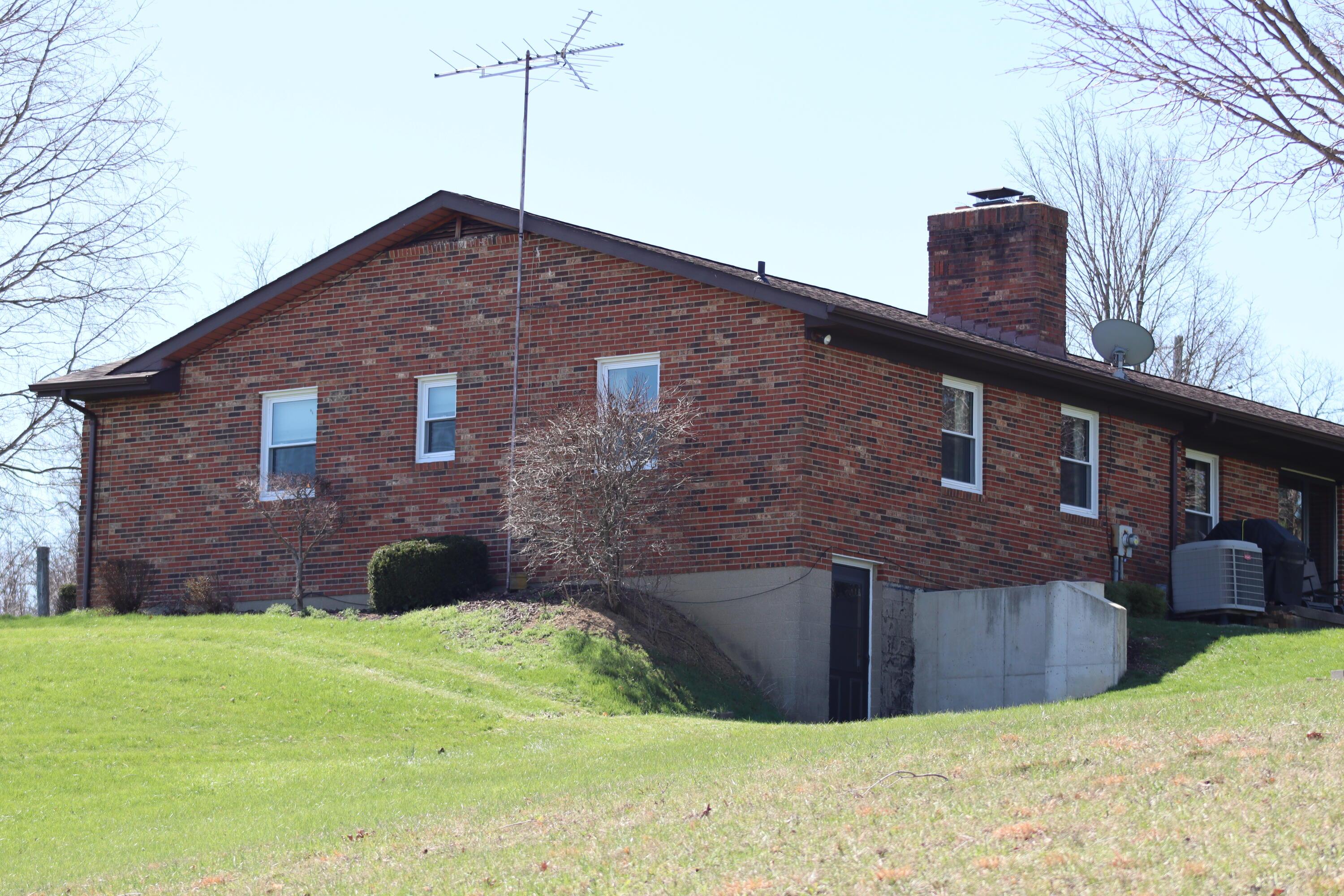8069 State Rte 138 Frankfort, OH 45628 - Photo 6 of 29 IMG_2626