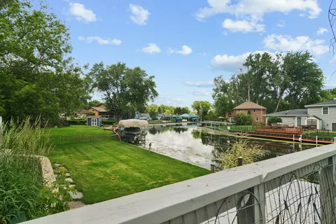 $750,000 | 1120 Fortress Drive, McHenry, IL 60050