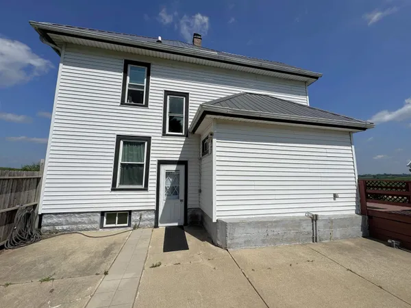 $390,000 | N579 County Highway South, Juda, WI 53550