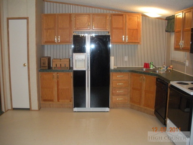 149 Breezy Ridge Lane Sparta, NC 28675 - Photo 8 of 12 Gallery Image 8