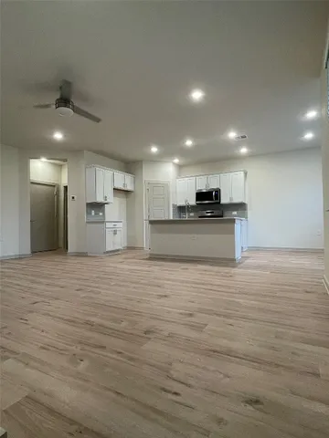 $2,000 | 13900 Zuhause Drive, Pflugerville, TX 78660