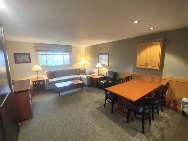 $129,000 | 228 East Mountain Road, Unit D GRAND HOTEL 251 III (HALL), Killington, VT 05751