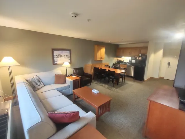 $129,000 | 228 East Mountain Road, Unit D GRAND HOTEL 251 III (HALL), Killington, VT 05751