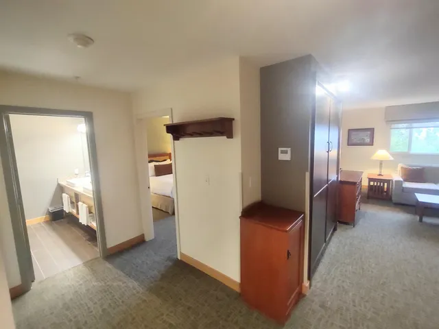 $129,000 | 228 East Mountain Road, Unit D GRAND HOTEL 251 III (HALL), Killington, VT 05751