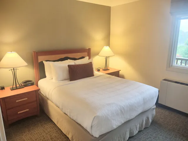 $129,000 | 228 East Mountain Road, Unit D GRAND HOTEL 251 III (HALL), Killington, VT 05751