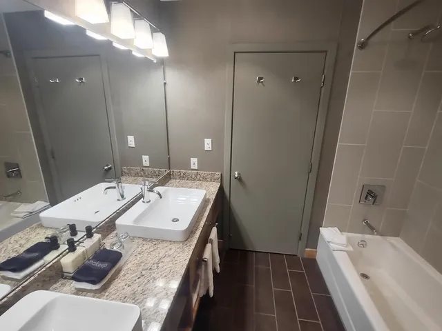 $129,000 | 228 East Mountain Road, Unit D GRAND HOTEL 251 III (HALL), Killington, VT 05751