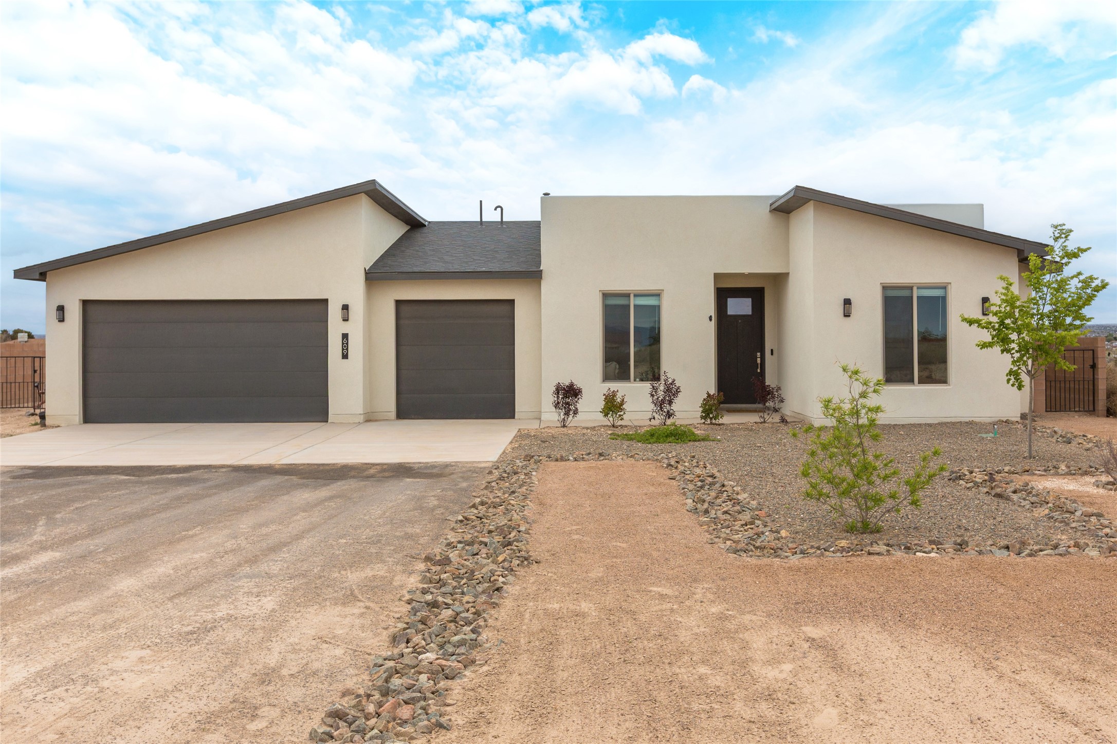 609 2nd Street Northeast Rio Rancho, NM 87124 - Photo 5 of 68