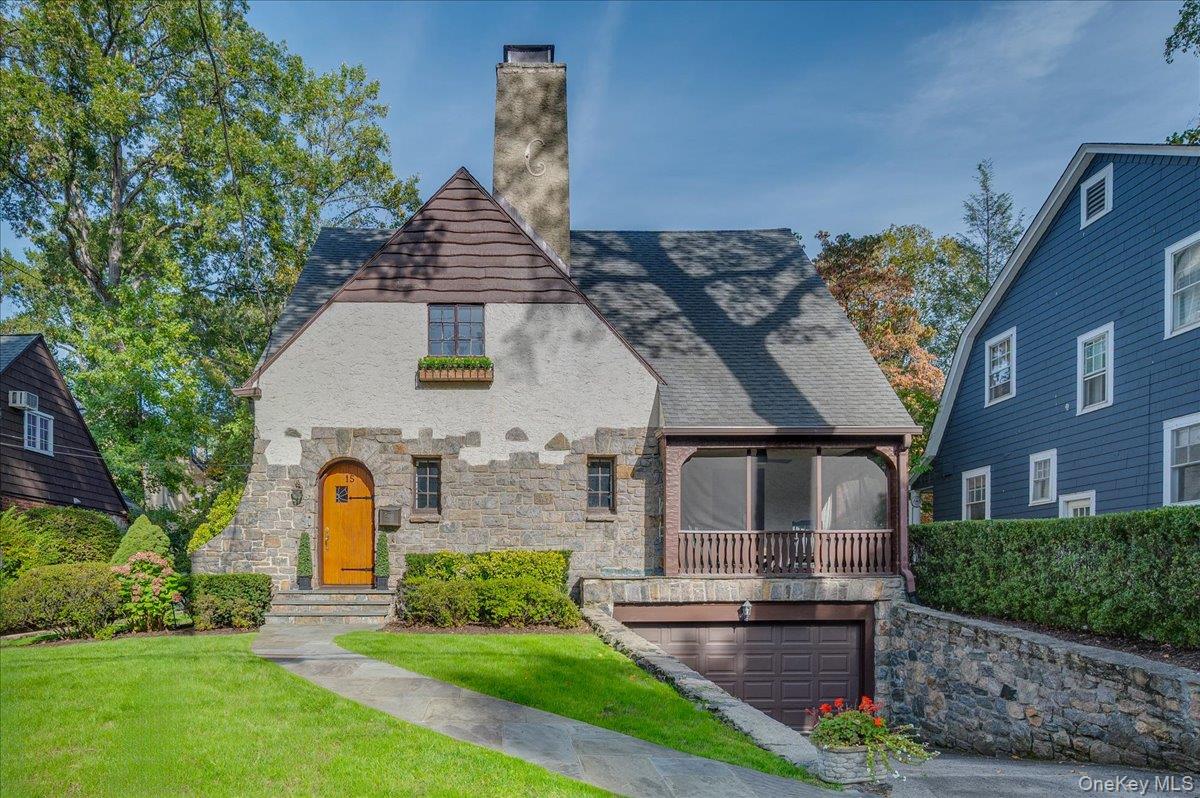 15 Kingsbury Road New Rochelle, NY 10804 - Photo 1 of 11