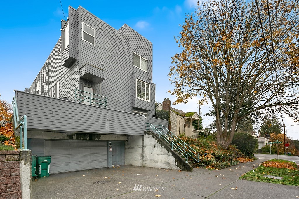 756 North 72nd Street, Unit 202 Seattle, WA 98103 - Photo 1 of 24 Gallery Image 1