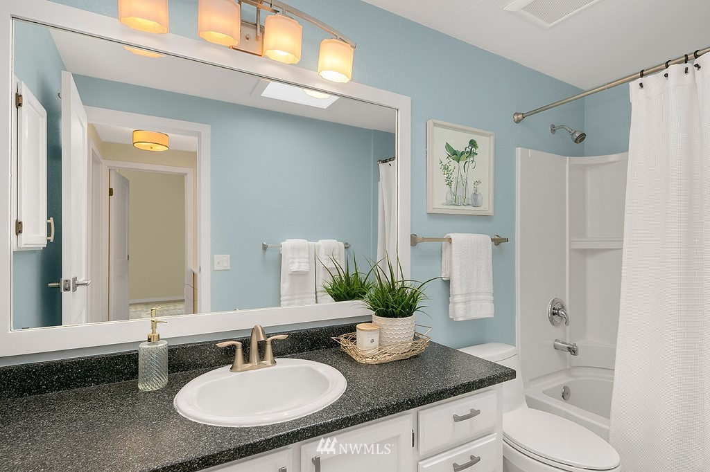 756 North 72nd Street, Unit 202 Seattle, WA 98103 - Photo 14 of 24 Gallery Image 14