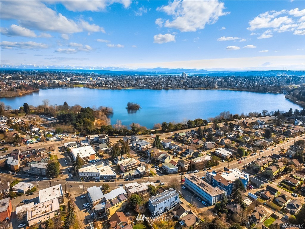 756 North 72nd Street, Unit 202 Seattle, WA 98103 - Photo 24 of 24 Gallery Image 24