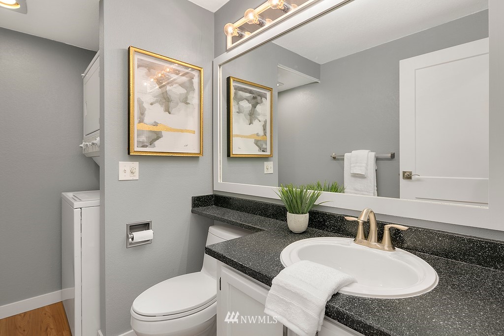 756 North 72nd Street, Unit 202 Seattle, WA 98103 - Photo 9 of 24 Gallery Image 9